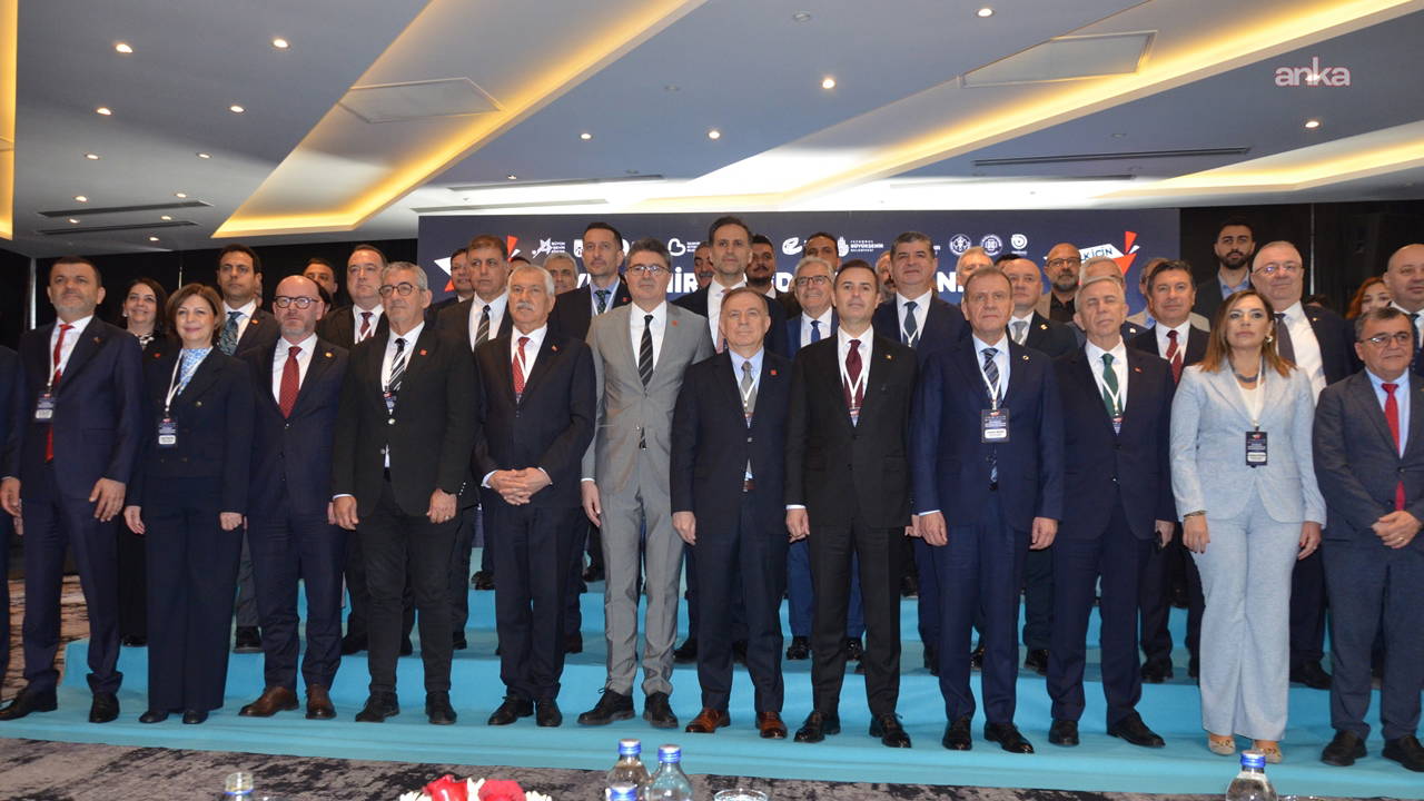 CHP’li büyükşehir belediye başkanları buluştu: 'Bu millet hainleri, dönekleri unutmaz'