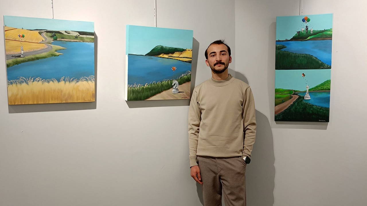 Canberk Görgülü’nün 'Aynı Yerde, Başka Bir Ben' sergisi Ankara’da