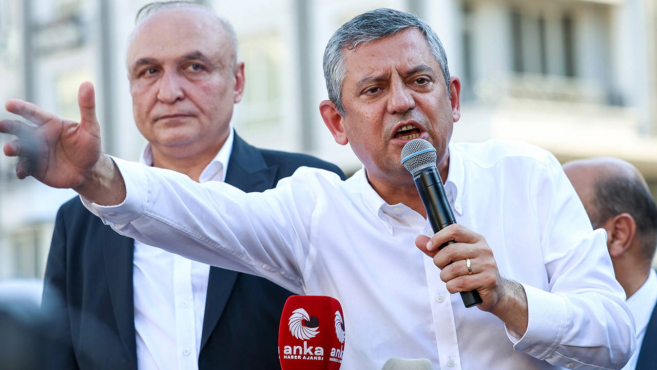 Özgür Özel'den İzmir'de 'yeni bir yol' açıklaması daha: 'Erdoğan ve Adalet Bakanı bu işin tam göbeğinde!'