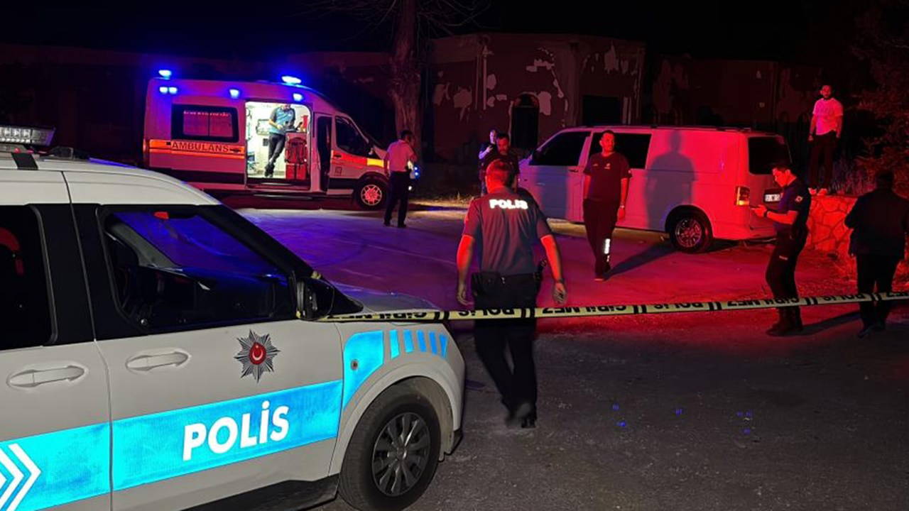Aksaray'da şüpheli ölüm: Minibüsün tavanına bağlı ipte asılı cansız bedeni bulundu
