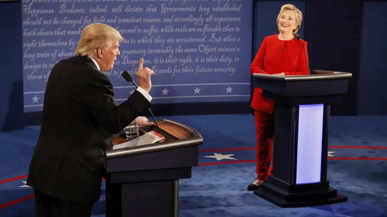 Trump, Hillary Clinton'ın portresinin yerine ne astı?