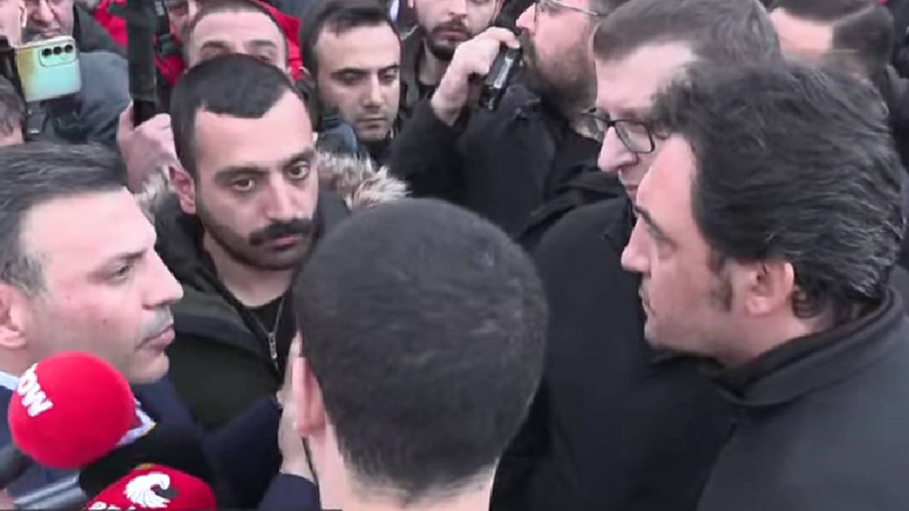 CHP'den köprülerin özelleştirilmesine karşı Beşiktaş'ta polis ablukası altında eylem!