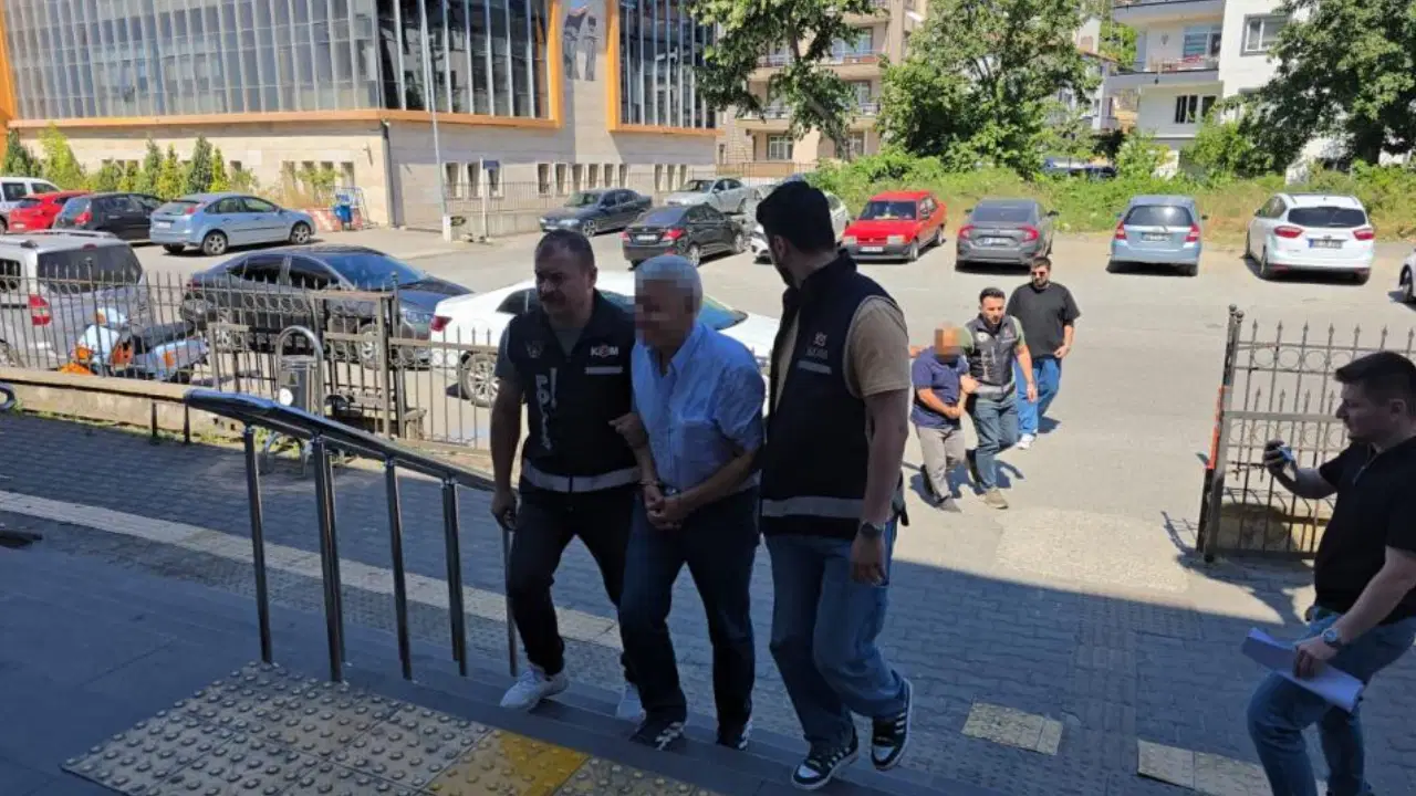 Müzede milyonlarca liralık 'vurgun' iddiası: Müdür ve mutemet gözaltında