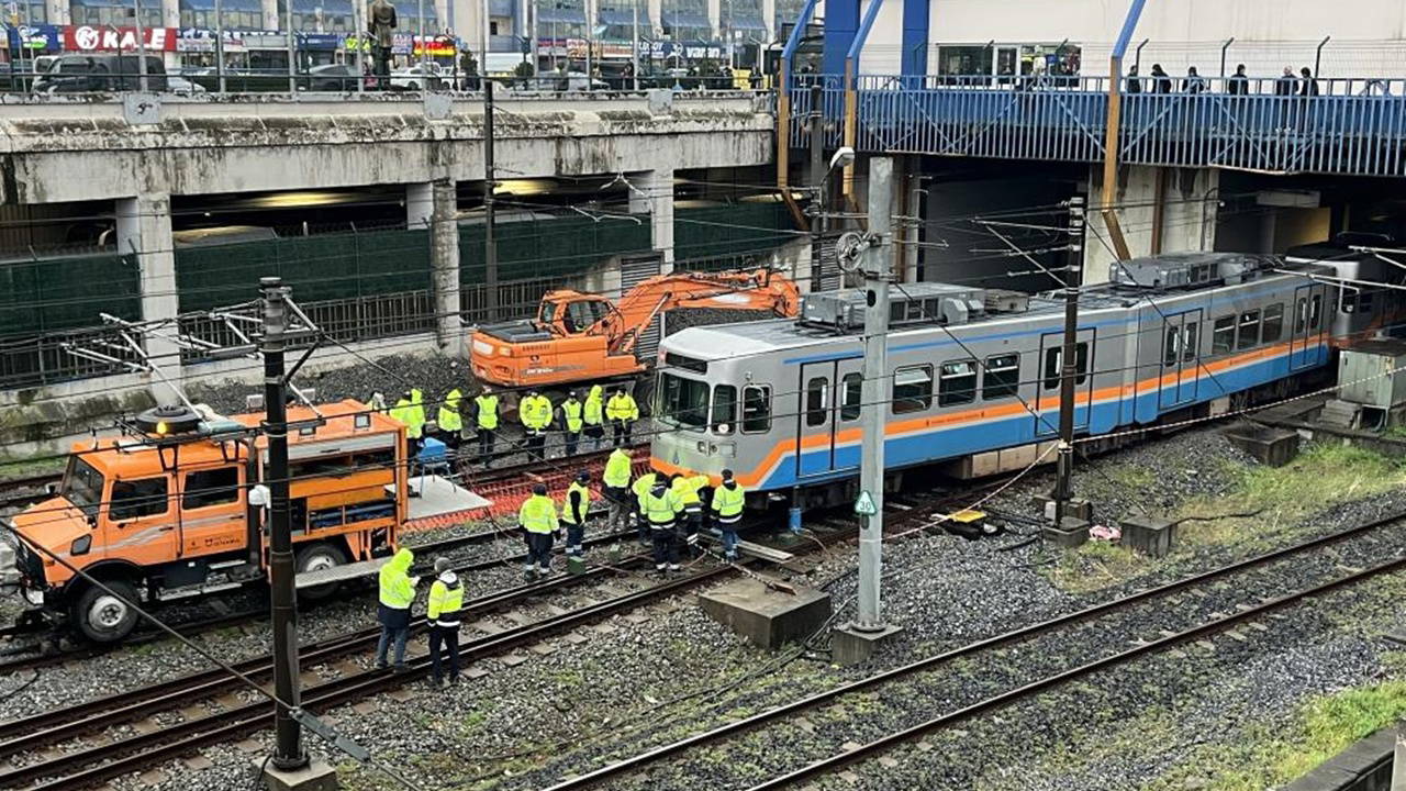 Metro raydan çıkmıştı: Seferler normale döndü