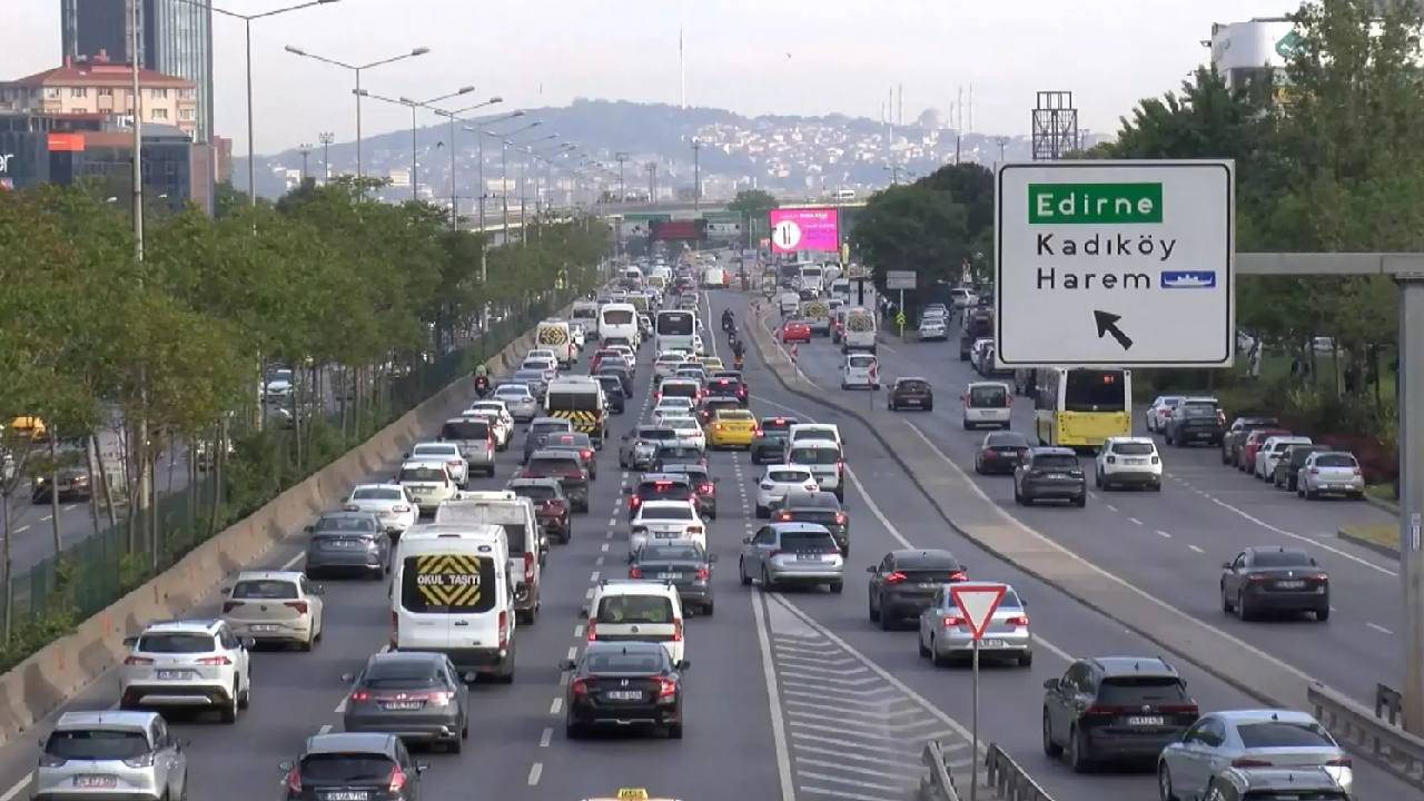 Milyonlarca sürücüyü ilgilendiriyor... Zorunlu kış lastiği uygulaması yarın başlıyor!