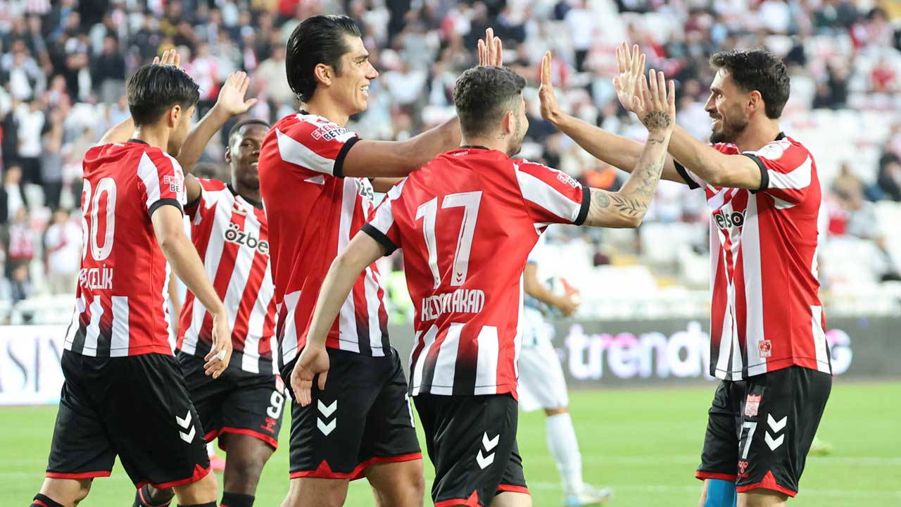 Sivasspor sahasında rahat kazandı