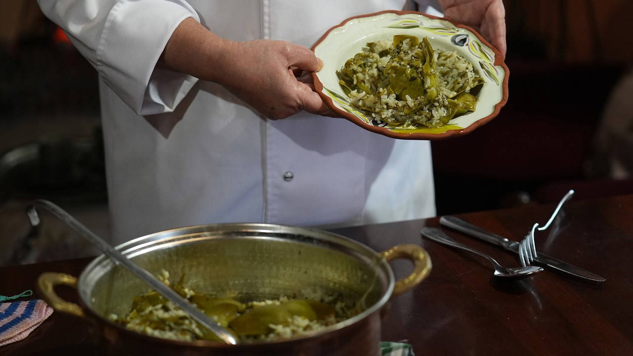 Ege mutfağının 'altın' sebzesi: İzmir usulü zeytinyağlı enginar dolması nasıl yapılır?