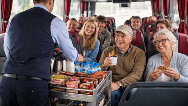 Otobüs yolculuklarında yeni dönem: İkramlar ücretli mi olacak?