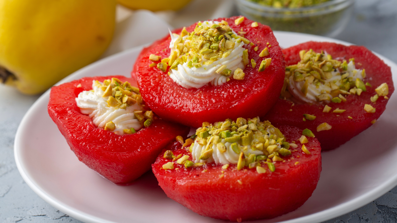 Kış sofralarının vazgeçilmez lezzeti: Ayva tatlısı tarifi...