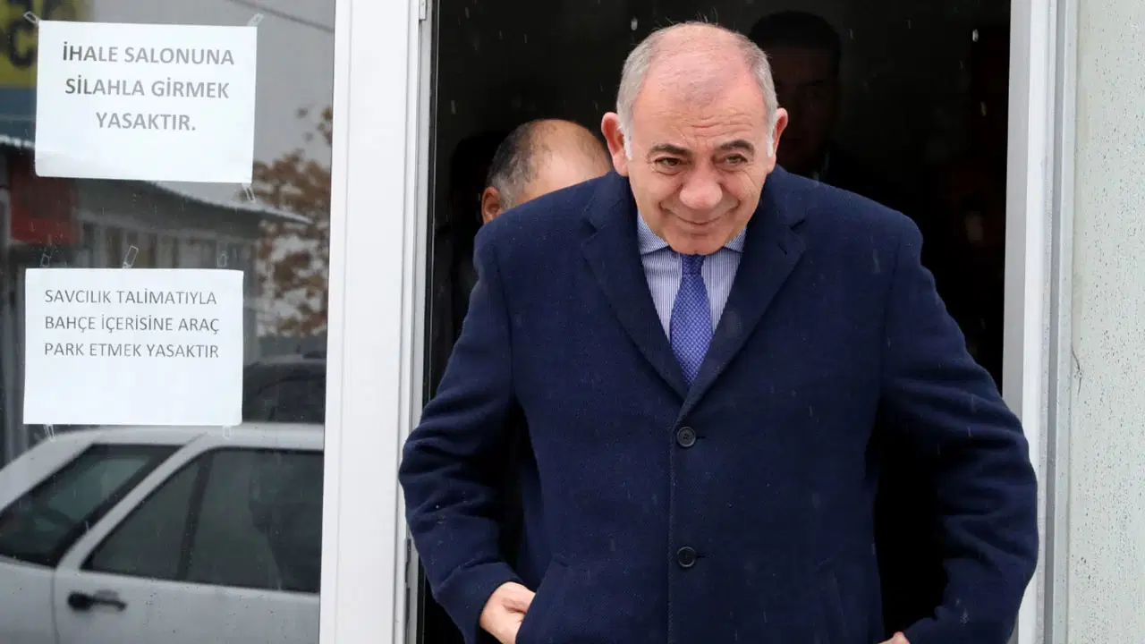 Gürsel Tekin’den Işten çıkarma Iddiasına Yanıt: 41 çalışanımız Varsa Hemen Gelsin, Işe Başlasın
