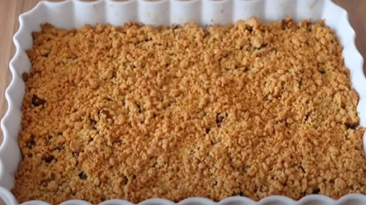 Çıtır çıtır lezzet: Crumble kek tarifi