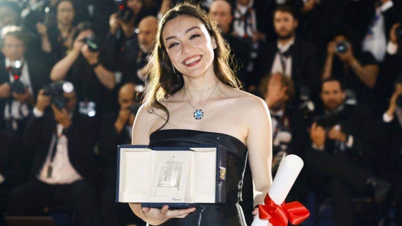 Merve Dizdar: '100 metrekare evde yaşıyorum, asansörüm bile yok'