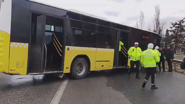 Büyükçekmece'de otobüs kazası: Yaralılar var!