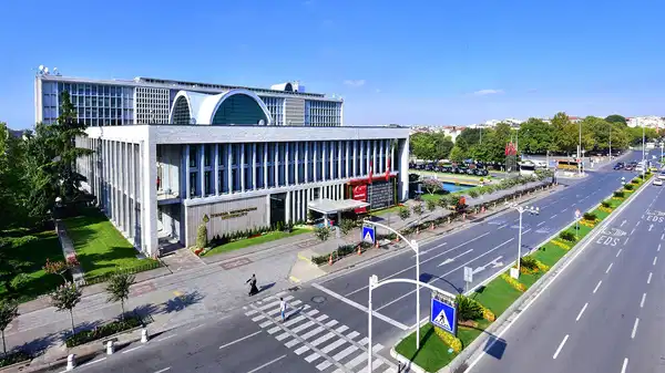 İBB'den 'çalışanların haklarına' ilişkin açıklama: 'Sendikalar ve ilgili paydaşlarla diyalog kanalları açık tutulmaktadır'