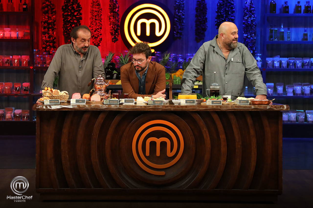 MasterChef Türkiye'de dokunulmazlık oyununu hangi takım kazandı? 3 Kasım Pazartesi günü MasterChef'te eleme adayları kim oldu?