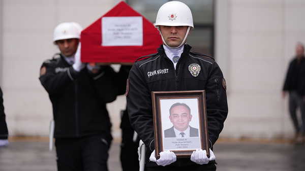 Araç muayene istasyonunda kavga: Polis memuru hayatını kaybetti