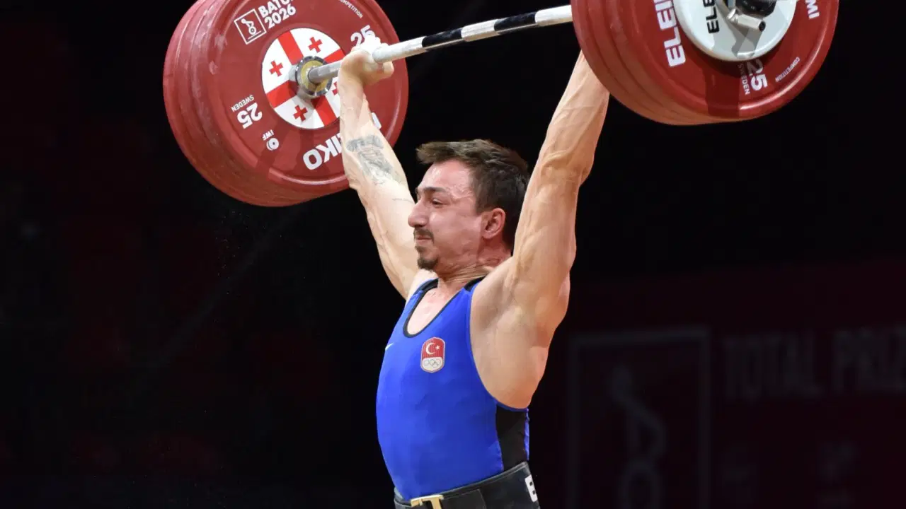 Milli halterci Yusuf Fehmi Genç, Avrupa şampiyonu oldu!