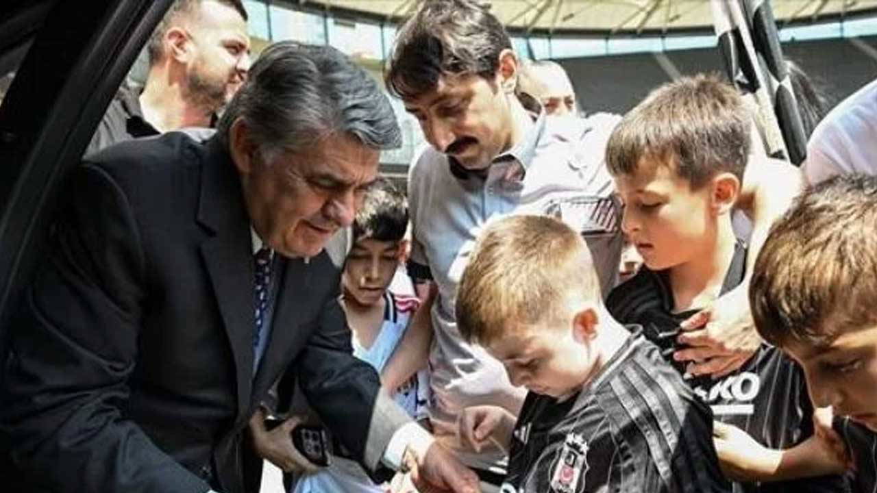 Serdal Adalı, Tüpraş Stadı'nda çocuklarla bir araya geldi
