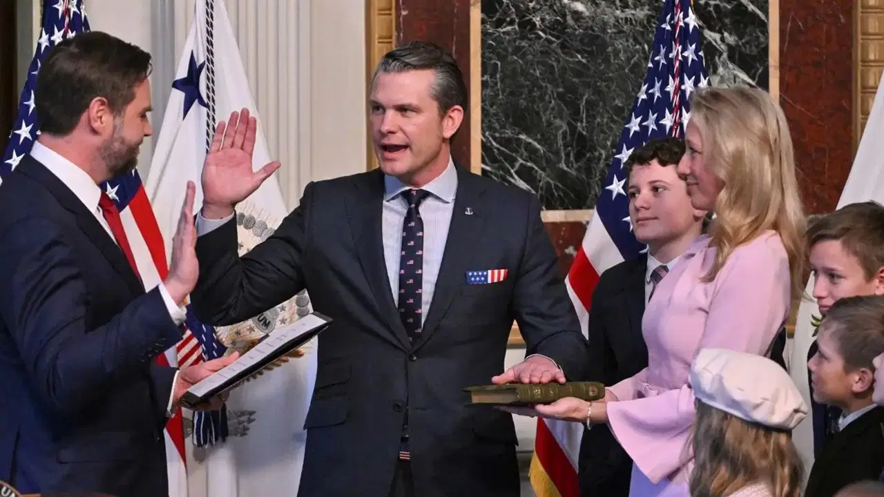 Pentagon’da 'Pulp Fiction' tartışması! Hegseth, İncil’e atfedilen sahte ayeti mi okudu?