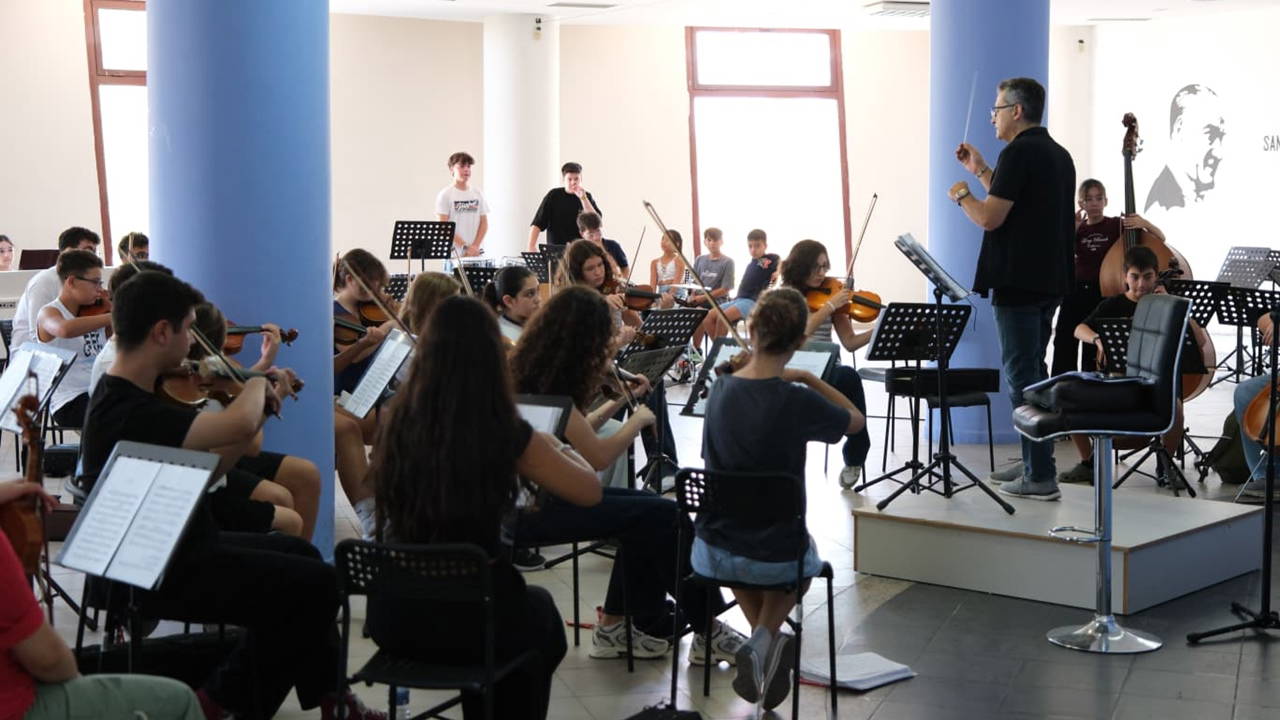Narlıdere'de çocuk senfoni orkestrası çalışmalara başladı