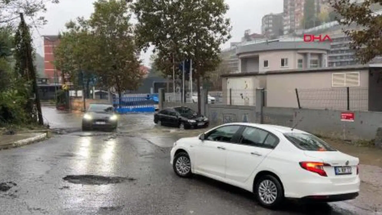 Ayazağa'da sel sonrası hasarlar ortaya çıktı