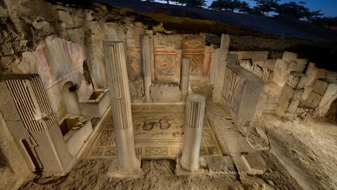 Zeugma’daki en önemli yapılardan Muzalar Evi’nin korugan yapısı tamamlandı: Esin perileri güvende