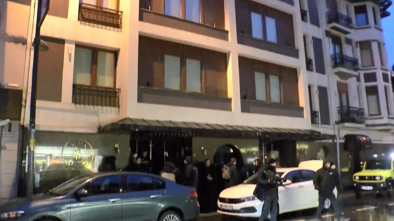 Bebek Otel'in kaçak kısımları için yıkım çalışması başlatıldı
