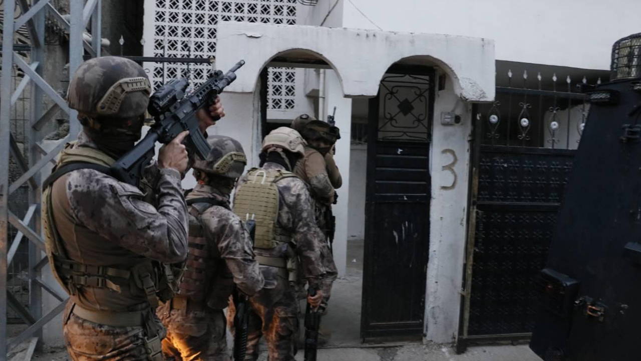 Adana'da IŞİD'in 'uyuyan hücreleri'ne operasyon: Gözaltılar var!