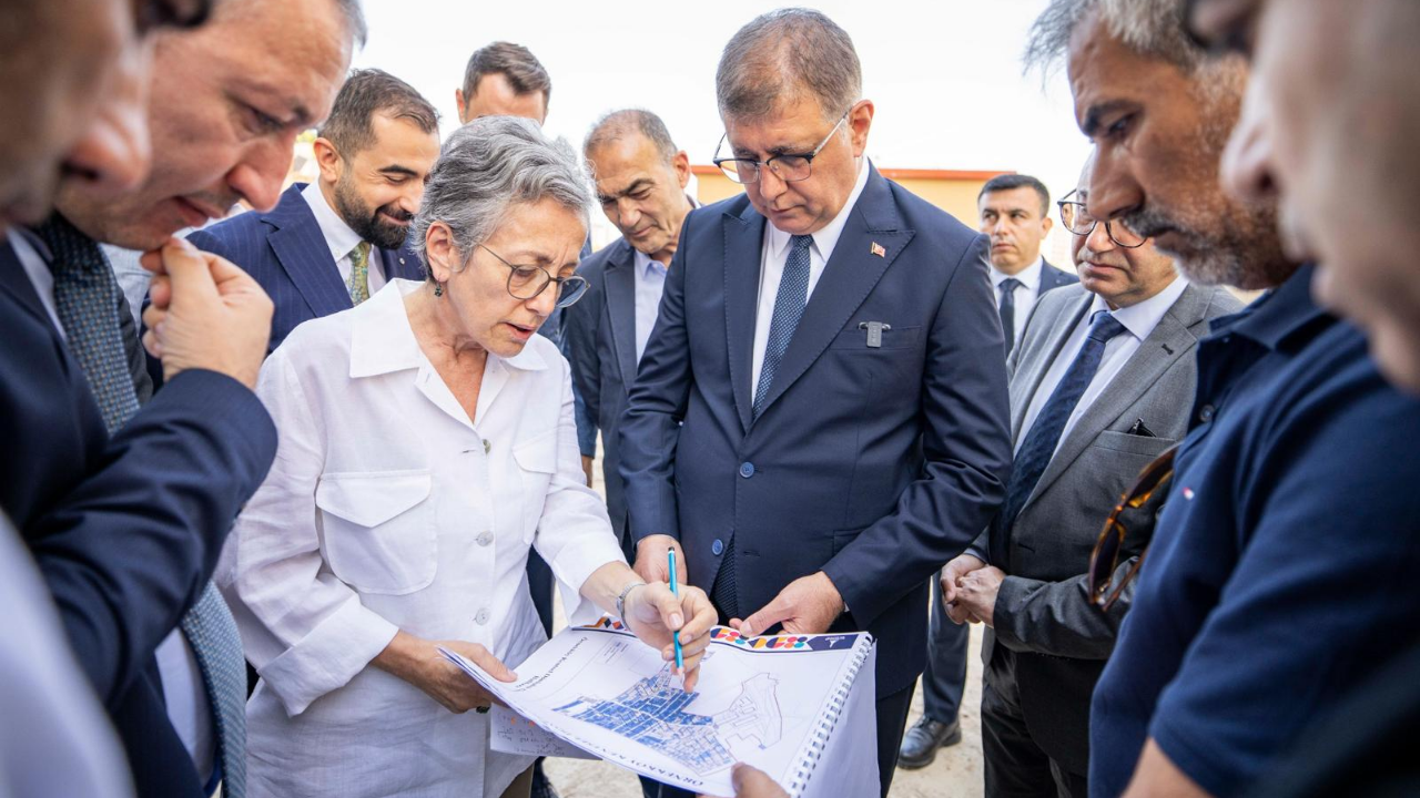 2 Nisan’da İzmir’de hizmet yağmuru