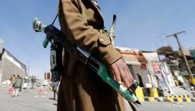 Kızıldeniz’de gerilim tırmandı: Husiler iki Suudi petrol tankerini hedef aldı