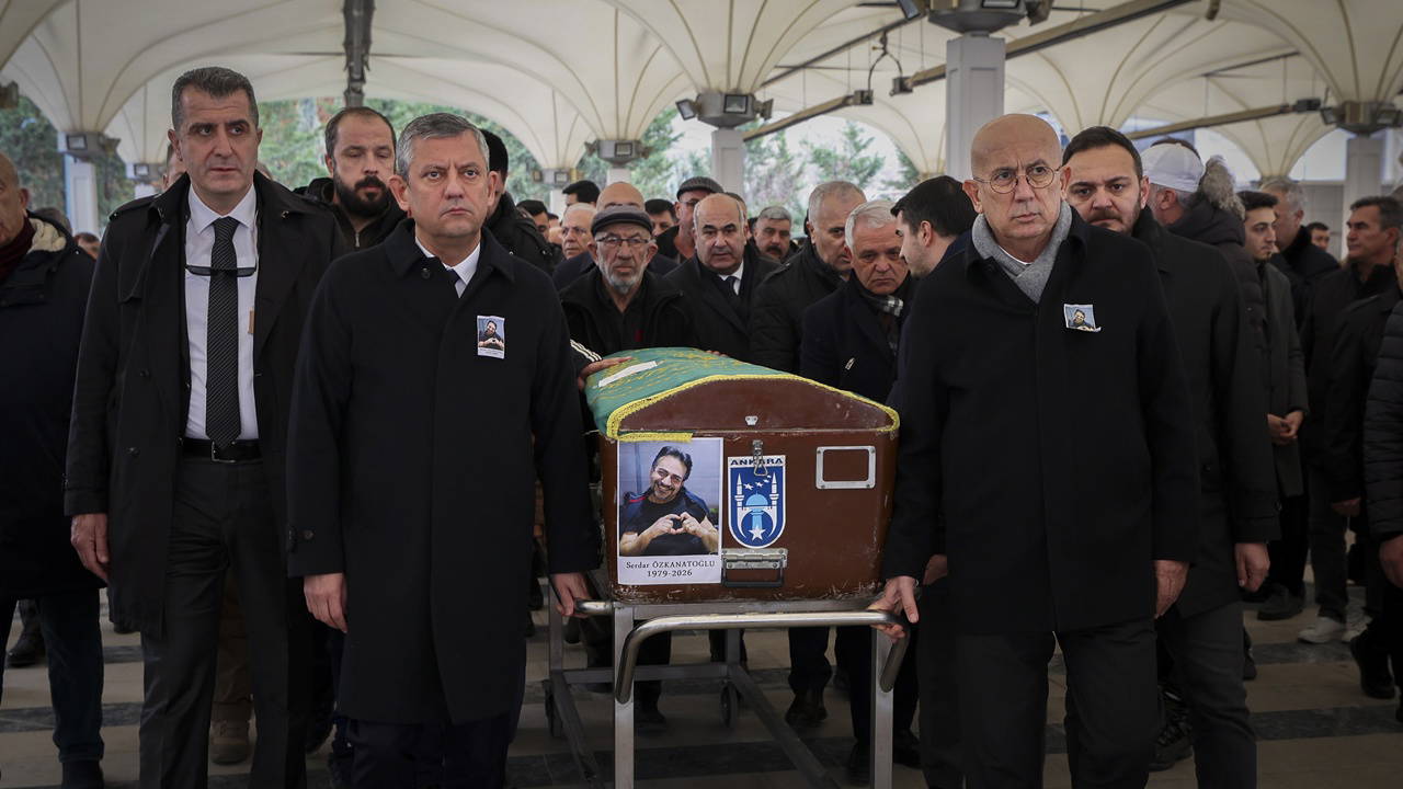 Özgür Özel, Serdar Özkanatoğlu'nun cenaze törenine katıldı