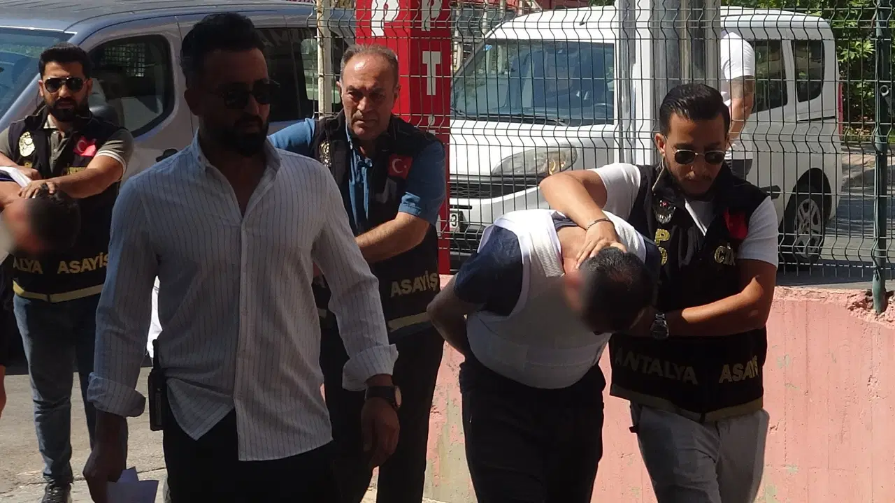 Antalya'da cinayetle sonuçlanan silahlı saldırıda yeni gelişme: 2 kişi tutuklandı
