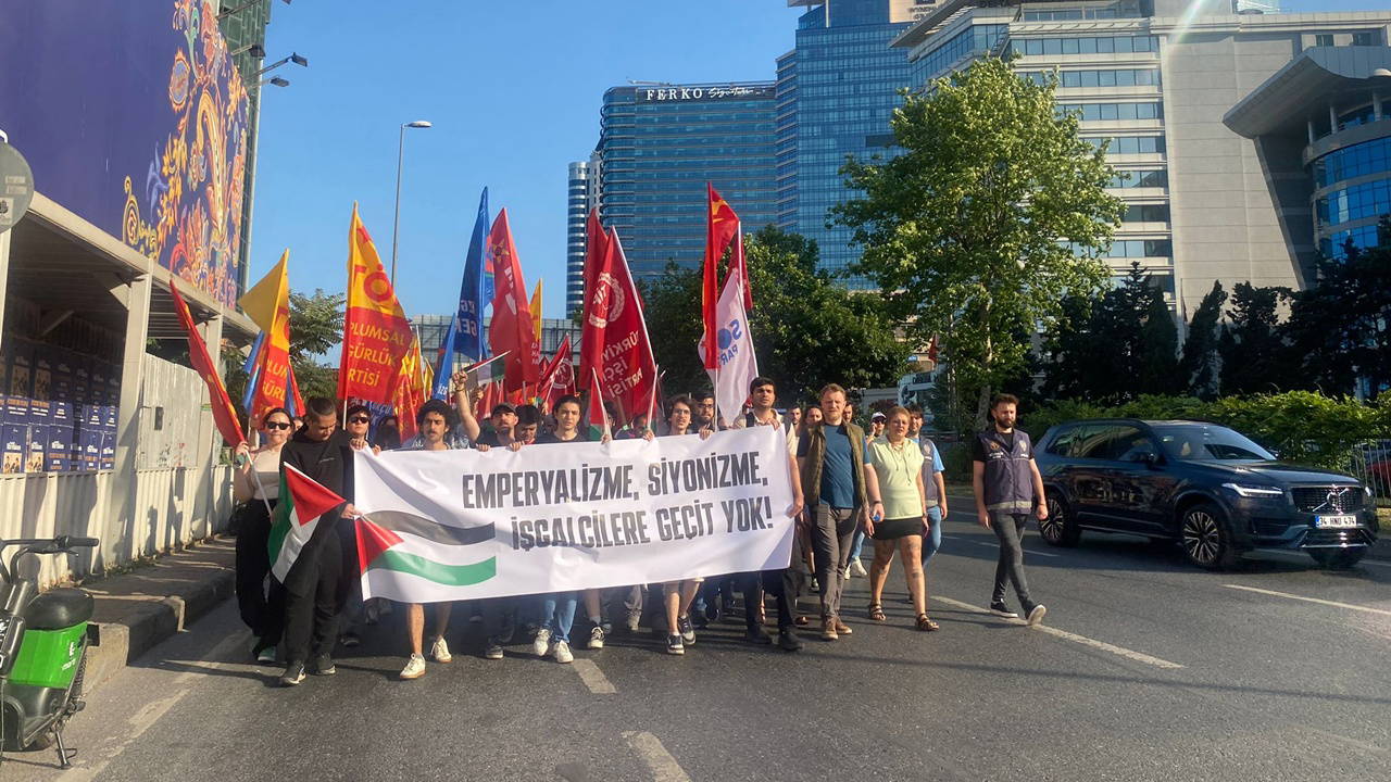 Siyasi partiler İsrail Konsolosluğu’na yürüdü