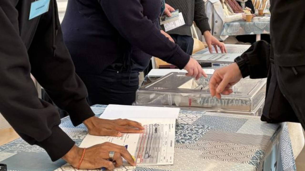 Fransa'da yerel seçimler: Paris yine ‘sol’ dedi