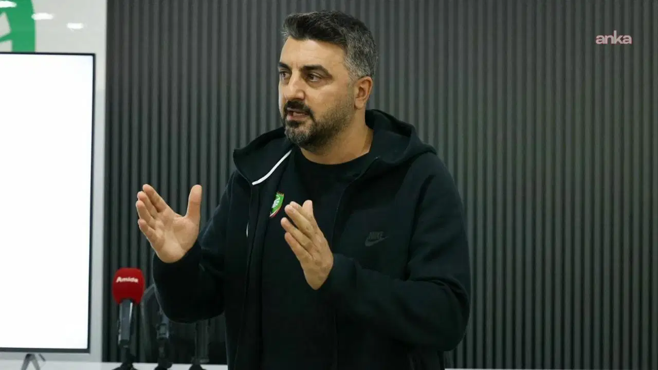 Liderliği kaybeden Amedspor, teknik direktör Sinan Kaloğlu ile yollarını ayırdı