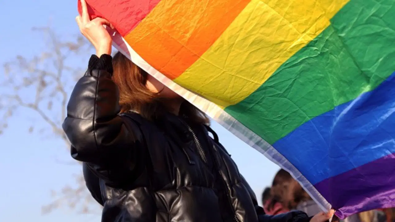LGBTİ+ operasyonları: Gazeteci Tuğba Tekerek ve Kaos GL üyeleri tutuklandı