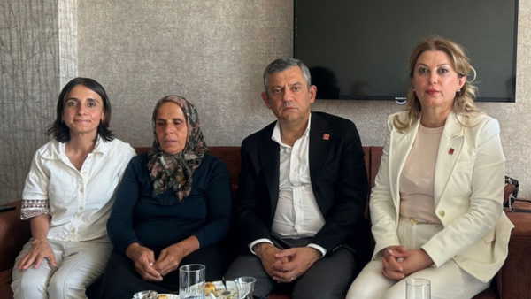 Özgür Özel'den Gülistan Doku'nun ailesine ziyaret