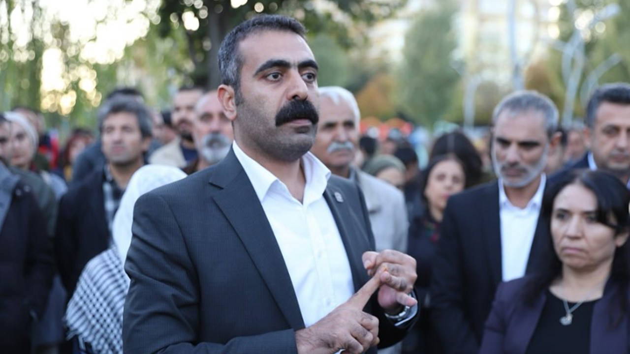 Diyarbakır Büyükşehir Belediye Eş Başkanı Doğan Hatun, görevinden istifa etti