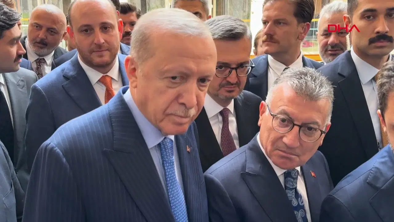 Erdoğan, 'Kılıçdaroğlu ile görüştünüz mü?' sorusunu yanıtsız