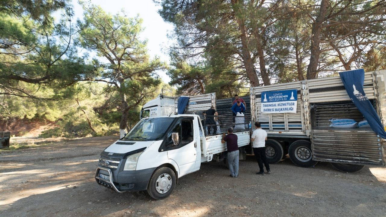 İzmir’de yanan köylere yem desteği