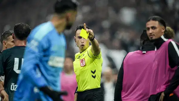 Eski hakemler Beşiktaş - Kocaelispor maçını yorumladı: 'Pozisyon net bir penaltı ve kırmızı kart'