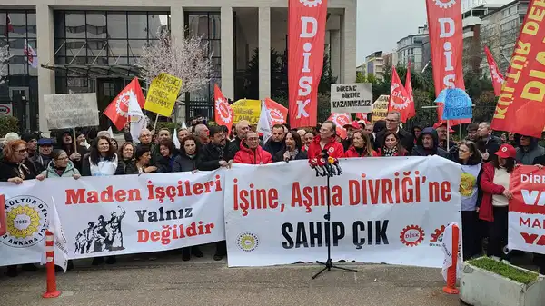 İşten atılan Divriği maden işçilerinden 'direnişe devam' mesajı!