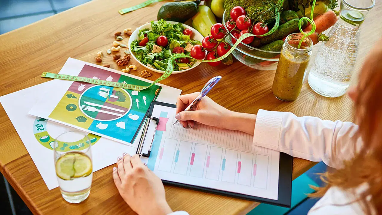 100 bini aşkın kişi incelendi: İşte ömrü 3 yıl uzatan 5 beslenme modeli