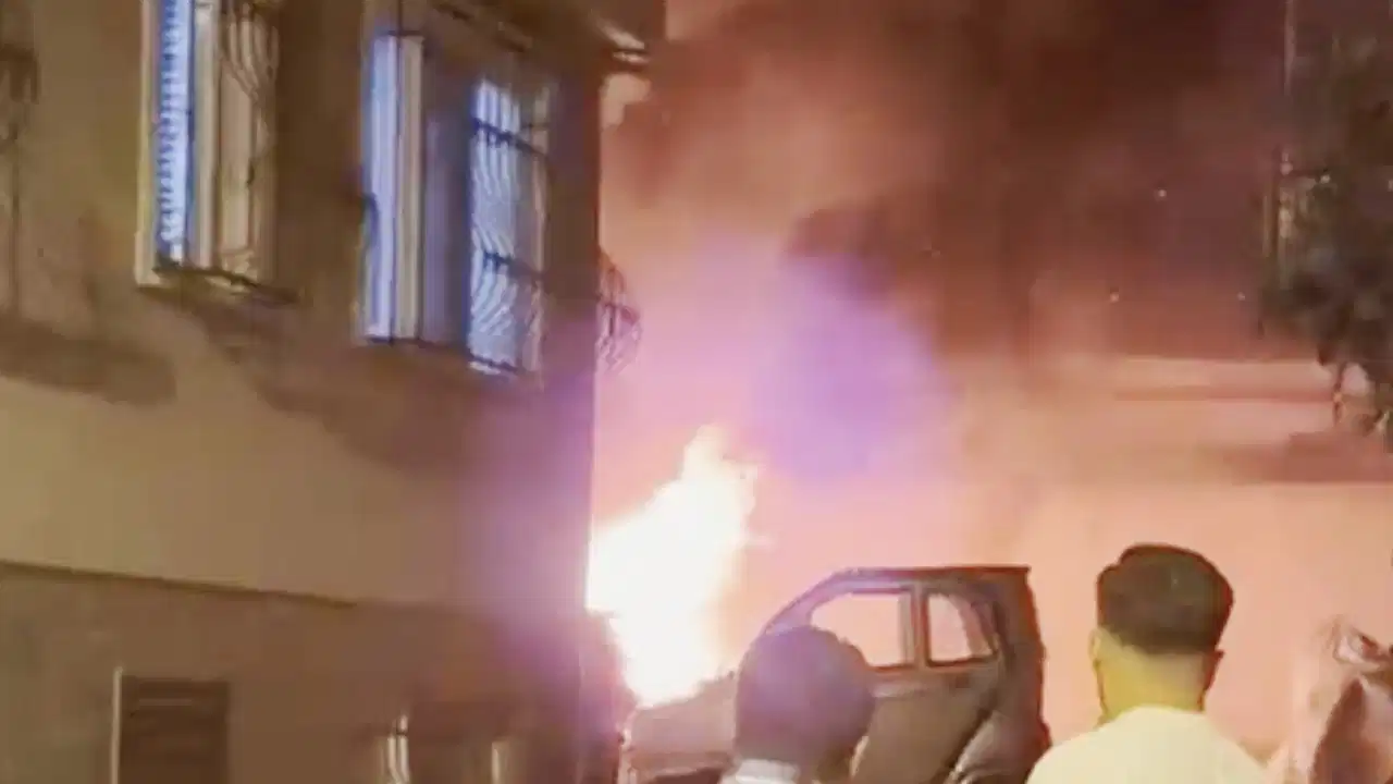 Eşini tehdit etti, kayınbiraderinin de aracını yaktı