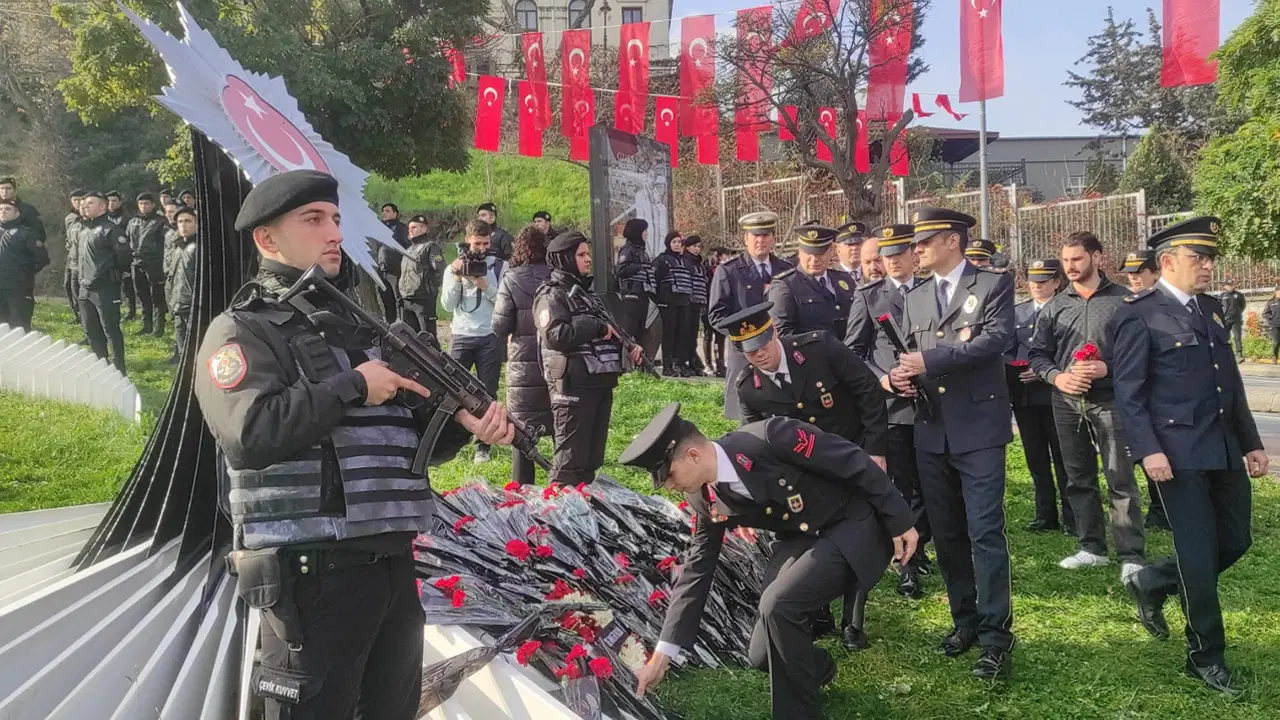 9 yıl geçti: Beşiktaş'taki terör saldırısında şehit düşenler için anma töreni