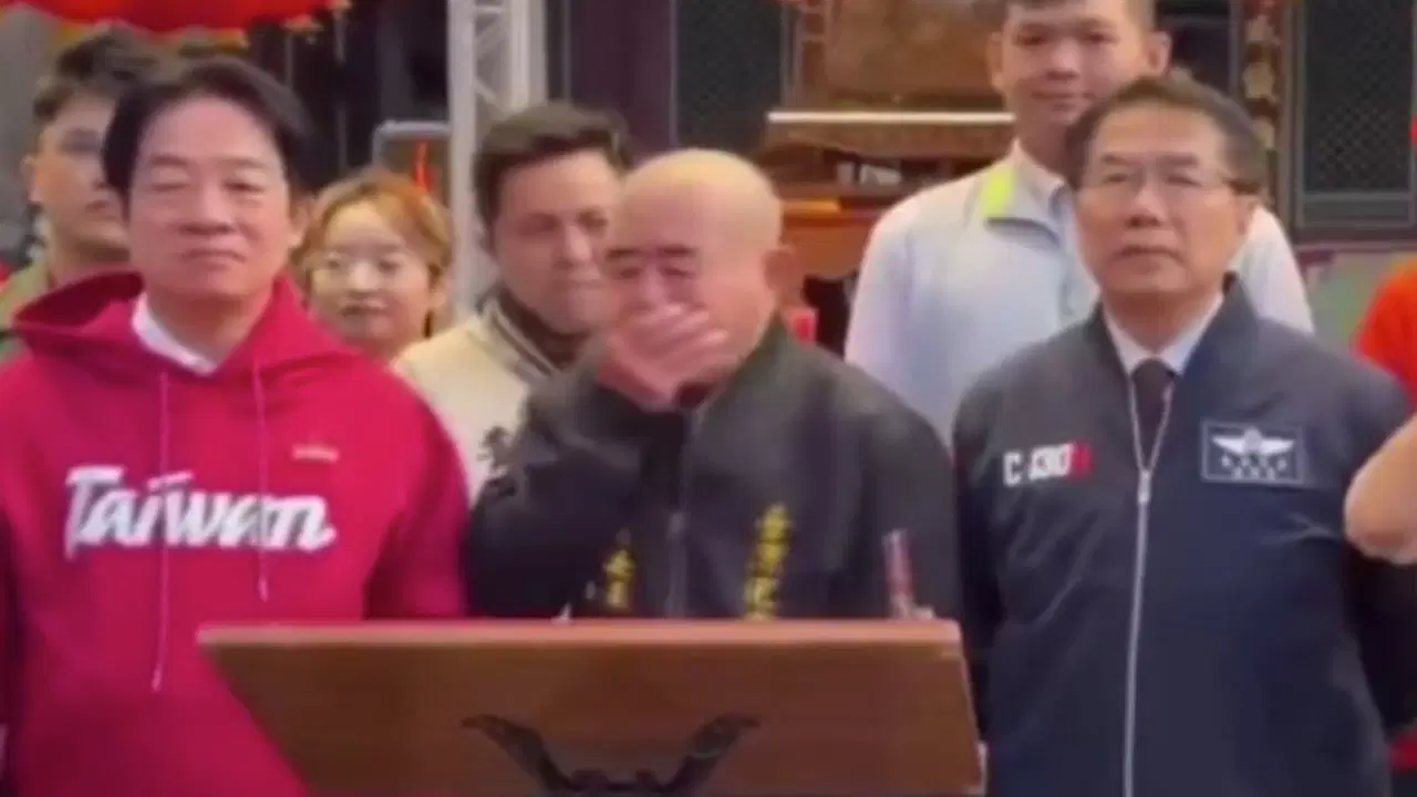 Tayvan'da Tapınak Başkanı, Devlet Başkanı'nın üzerine kustu