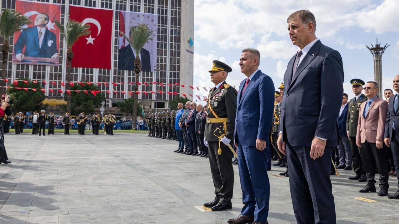 İzmir’de Cumhuriyet Bayramı kutlamaları başladı