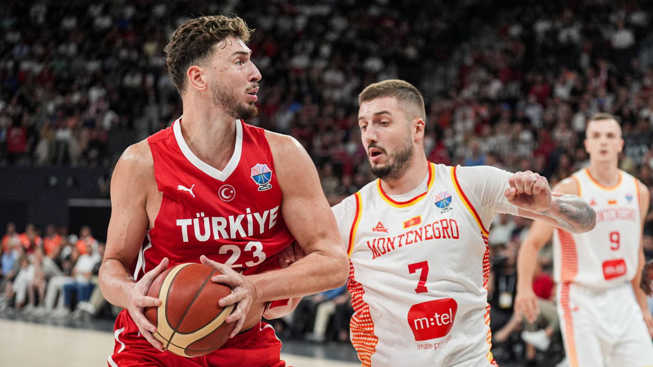 12 Dev Adam, son hazırlık maçında Karadağ'ı mağlup etti!