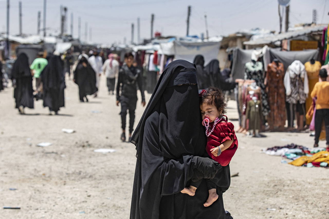 IŞİD bağlantılı ailelerin kaldığı El Hol kampı boşaltıldı