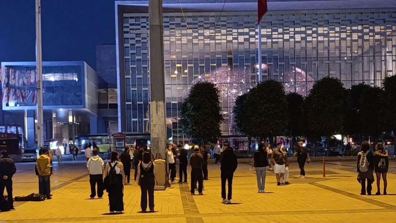 'Duran Adam' eylemi sırasında 19 genç gözaltına alınmıştı: Duruşma öncesi dayanışma çağrısı